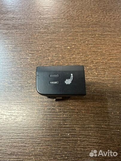 Кнопка обогрева сидений левая Volkswagen Polo 5