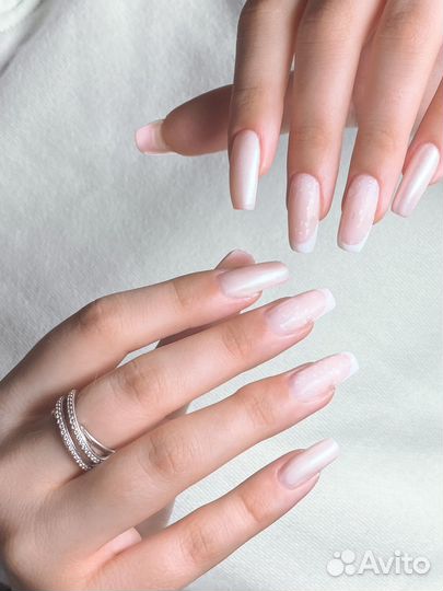 Модель на маникюр+ гель-лак