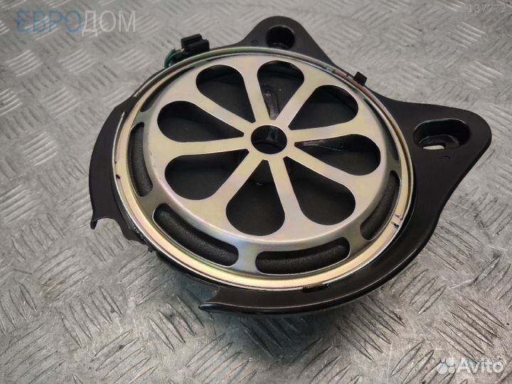 Сабвуфер правый на mercedes W205 s1135353