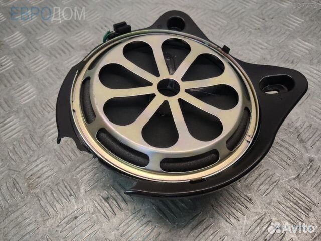 Сабвуфер правый на mercedes W205 s1135353