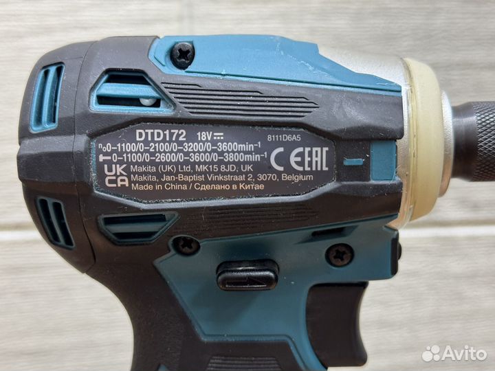 Бесщеточный шуруповерт Makita DTD172Z