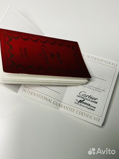 Коробка, документы от золотой зажигалки Cartier