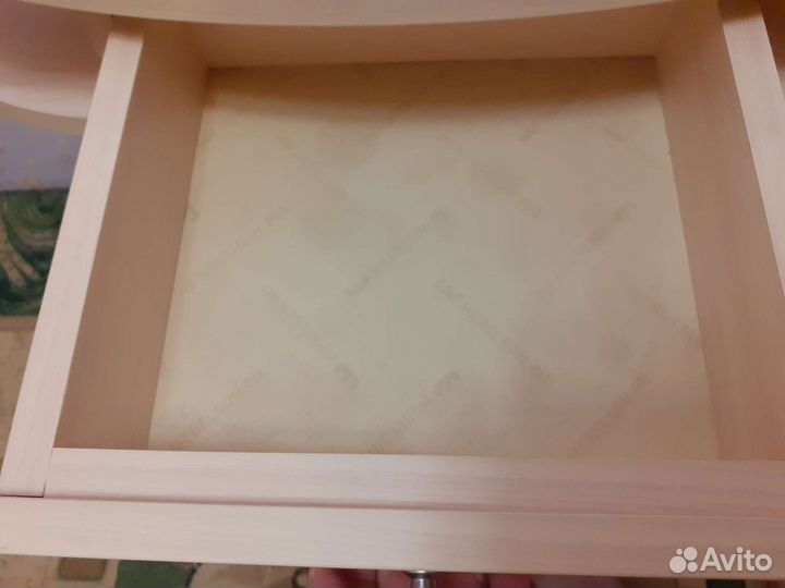 Косметический столик для девочки