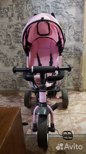 Детский трехколесный велосипед с ручкой