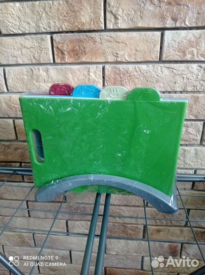 Набор разделочных досок на подставке