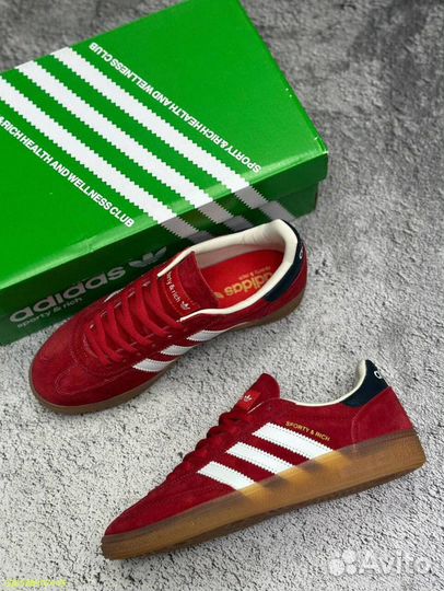 Женские кроссовки от Adidas: модель Samba
