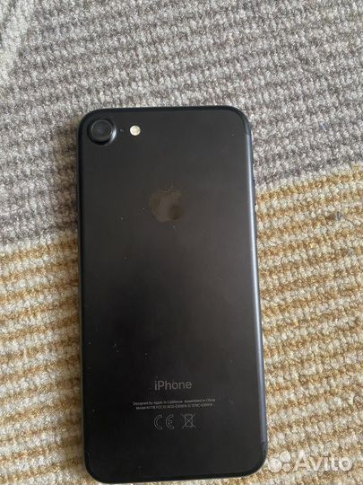 Телефон iPhone 7
