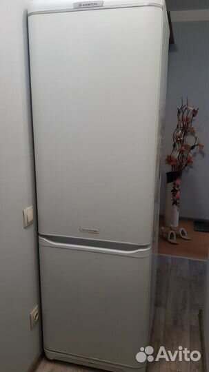 Холодильник Ariston Mba2185