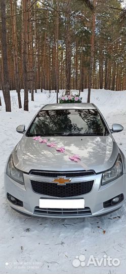 Свадебные украшения на машину