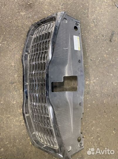 Решетка радиатора иномарки