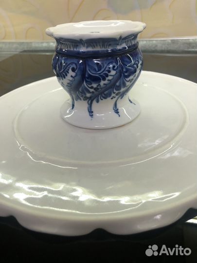 Тортовница на ножке гжель