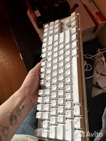 Механическая клавиатура белая