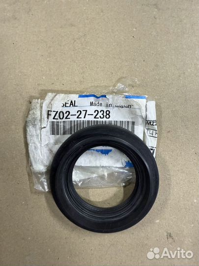 FZ02-27-238 Mazda Сальник