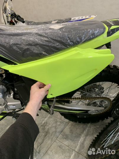 Боковой пластик MotoLand xr250 lite