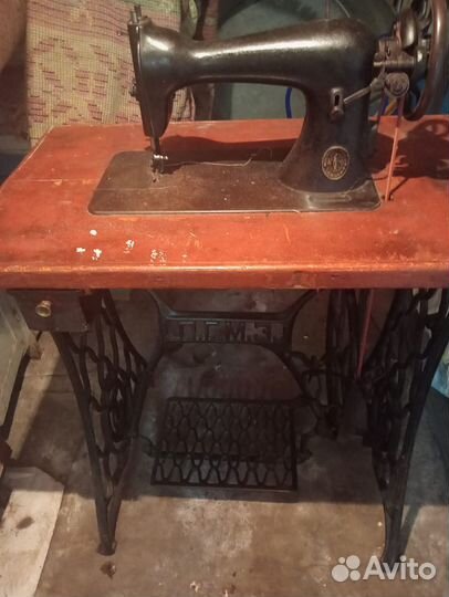 Швейная машина Singer