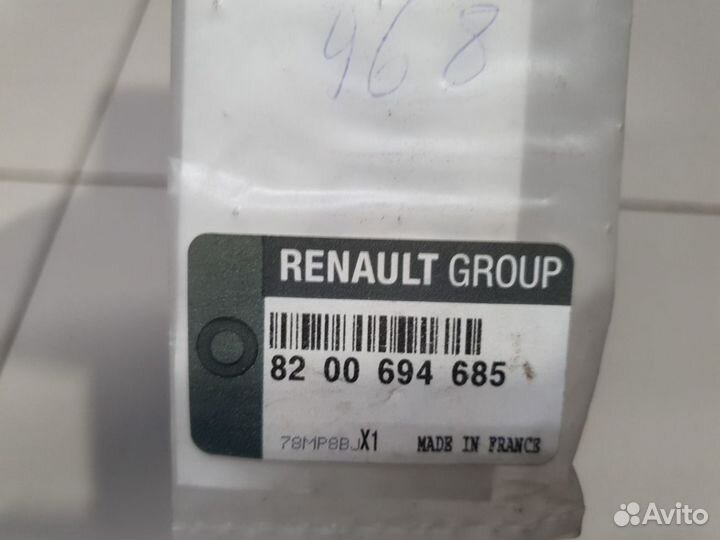 Эмблема крышки багажника Renault Kangoo 2008