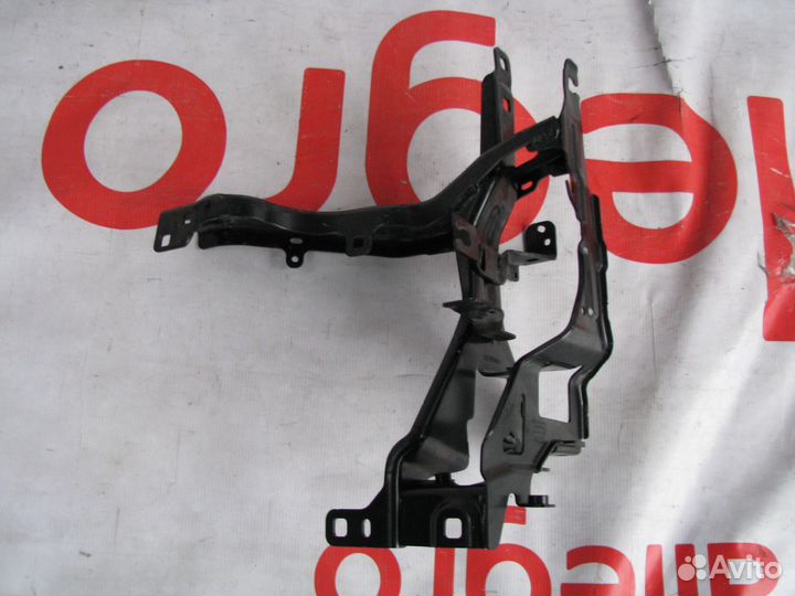 Bmw X5 G05 Кронштейн фары правой