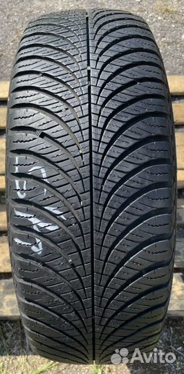 Goodyear Vector 4Seasons Gen-2 SUV 215/65 R16