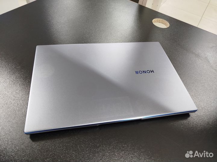 Ноутбук Ryzen 5 3500u Vega 8