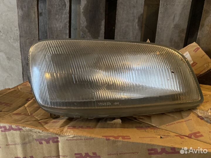 Фара на toyota rav 4 1996г тайота