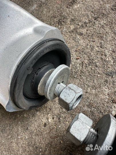 Рычаг передний Audi Q7 4L рест. 2012