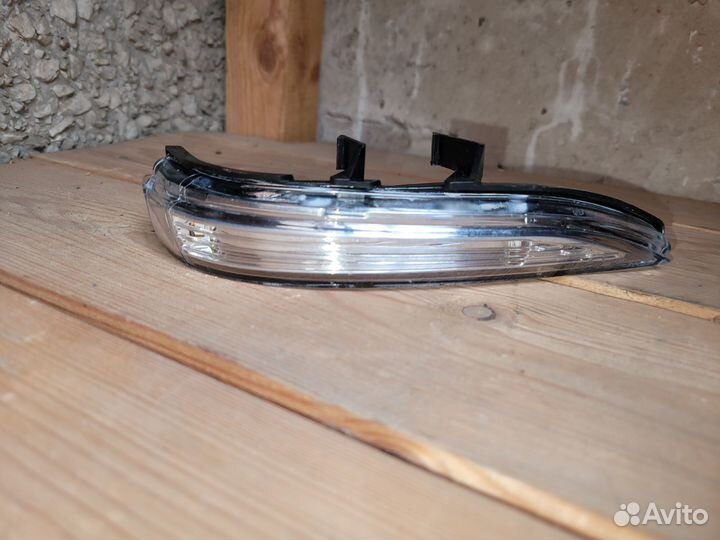 LADA Vesta Указатель поворота правый в зеркало