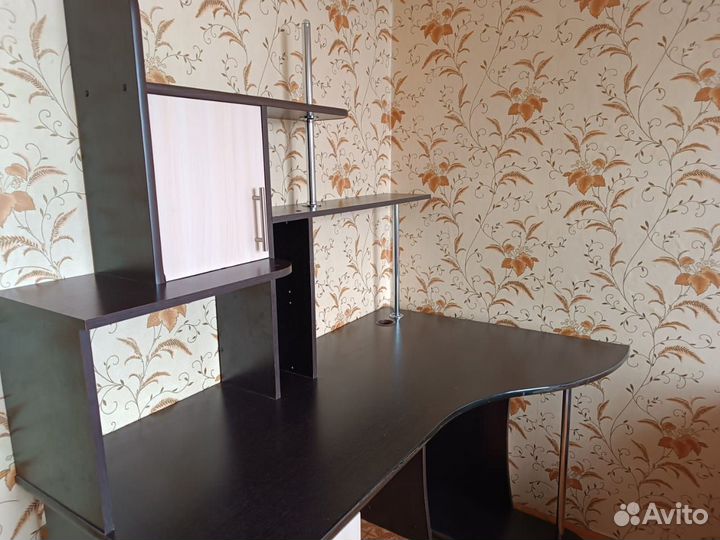 Письменный стол