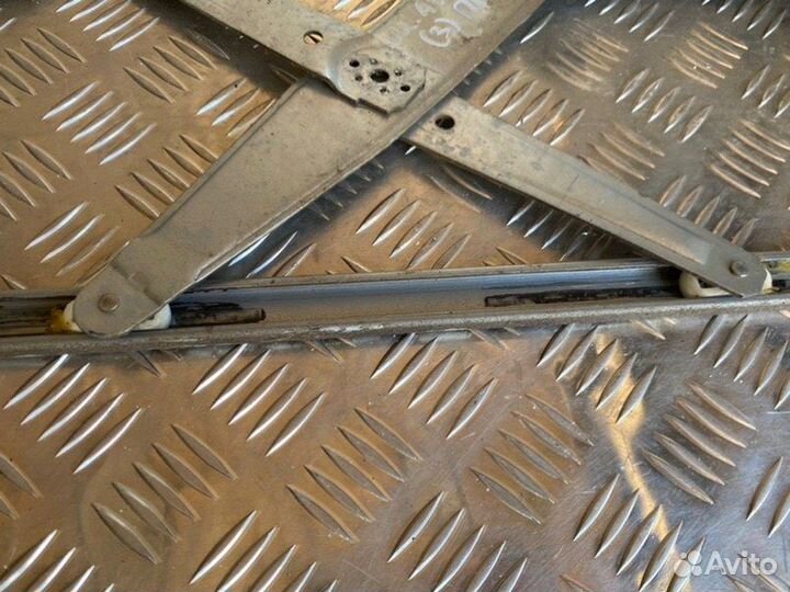 Стеклоподъемник передний правый Chevrolet Aveo