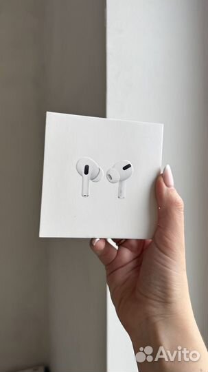 Коробка от airpods pro