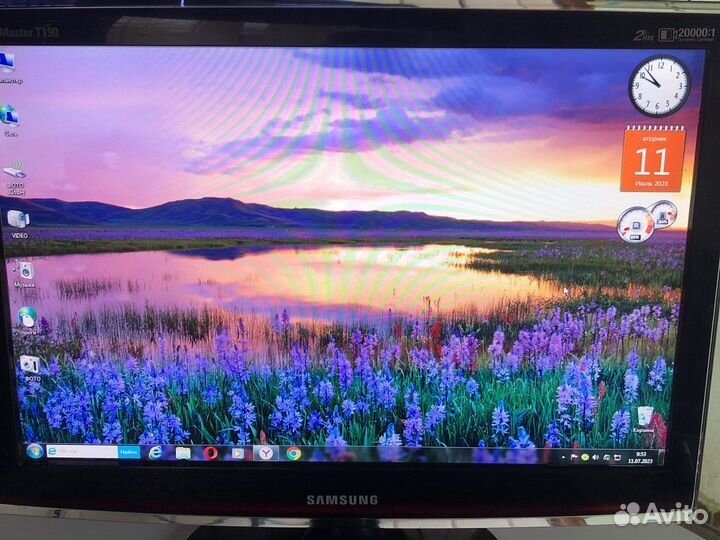 Монитор Samsung