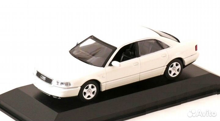 Модель Audi A8 (D2) 1999 белый 1:43 minichamps