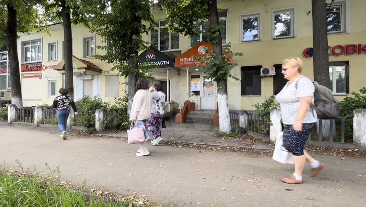 910 чел./час трафик с остановки через Помещение