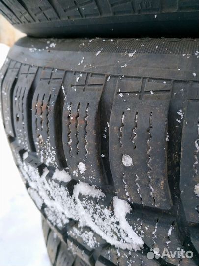 Tigar Sigura Stud 215/55 R16 97T