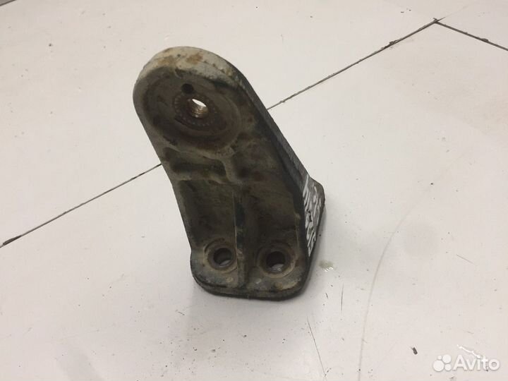 Кронштейн опоры кпп (Hyundai Santa Fe)