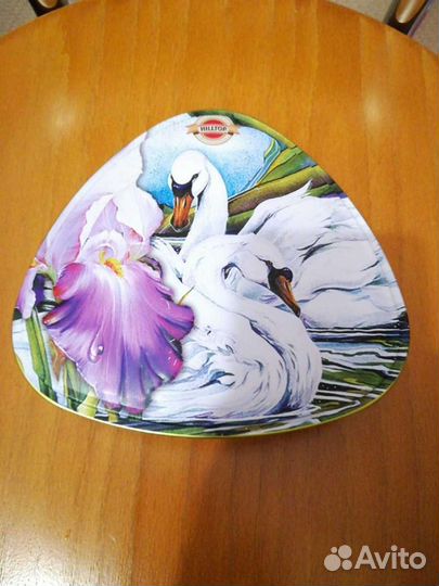 Жестяные банки из-под чая, кофе, печенья