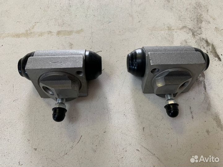 Цилиндр тормозной задний Рено Дастер 4WD 4x4