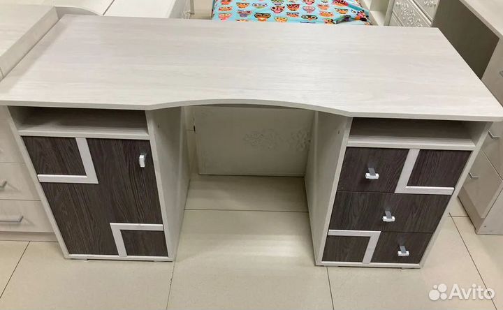 Стол письменный Омега 16