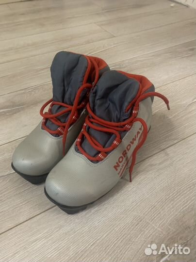 Лыжные ботинки