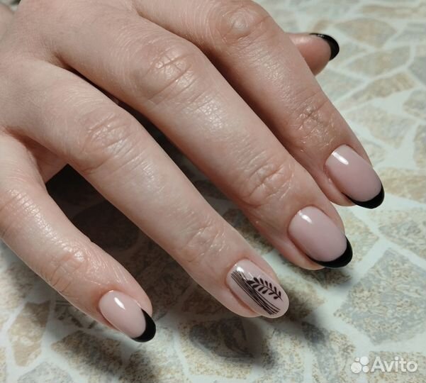 Педикюр с покрытием гель-лаком