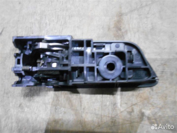 Ручка двери задней внутренняя левая от Mazda Mazd