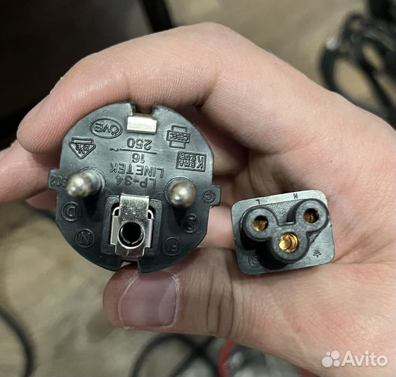 Провода питания, DVI-D, VGA, DisplayPort