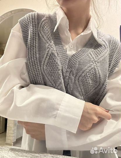 Жилетка женская вязаная