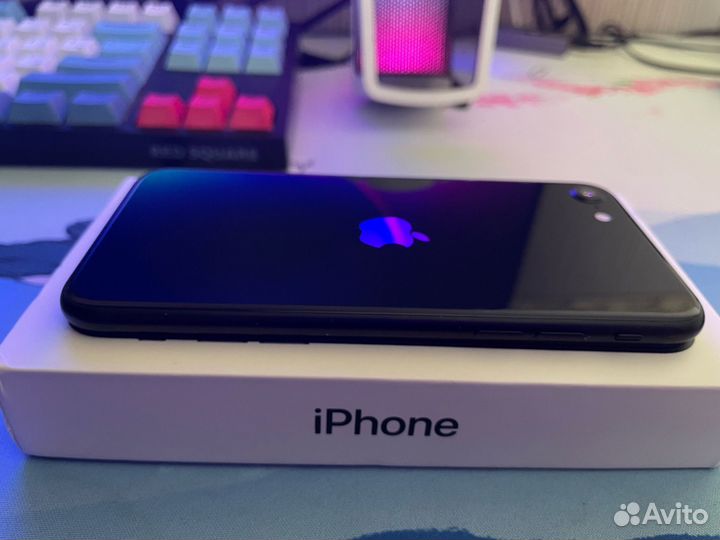 iPhone SE (2022), 64 ГБ