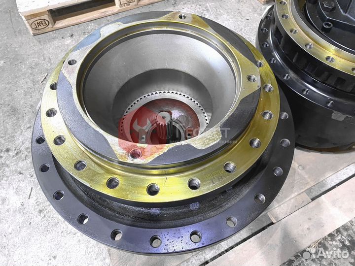 Редуктор хода Hitachi ZX520LCH-3