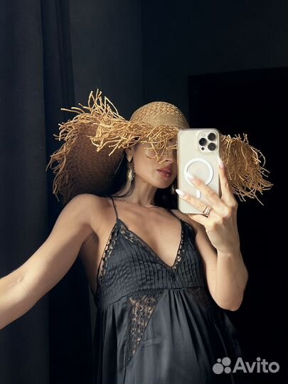 Шляпа женская соломенная с широкими полями