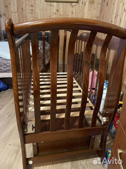 Детская кроватка с продольным маятником Лель