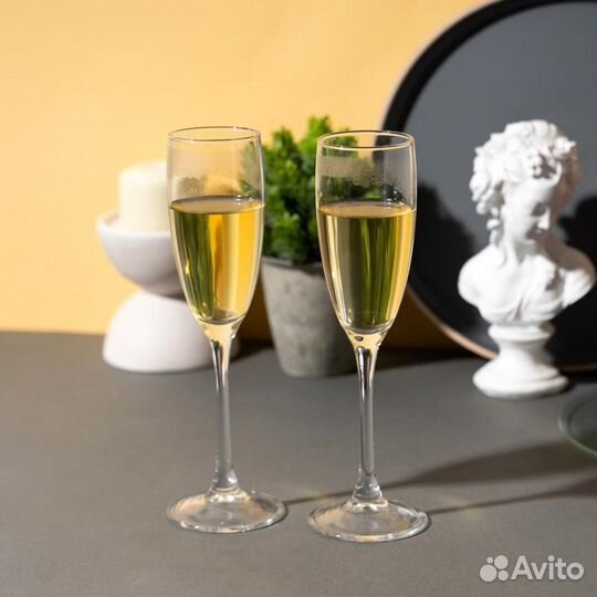 Набор бокалов для шампанского 4 штуки новый