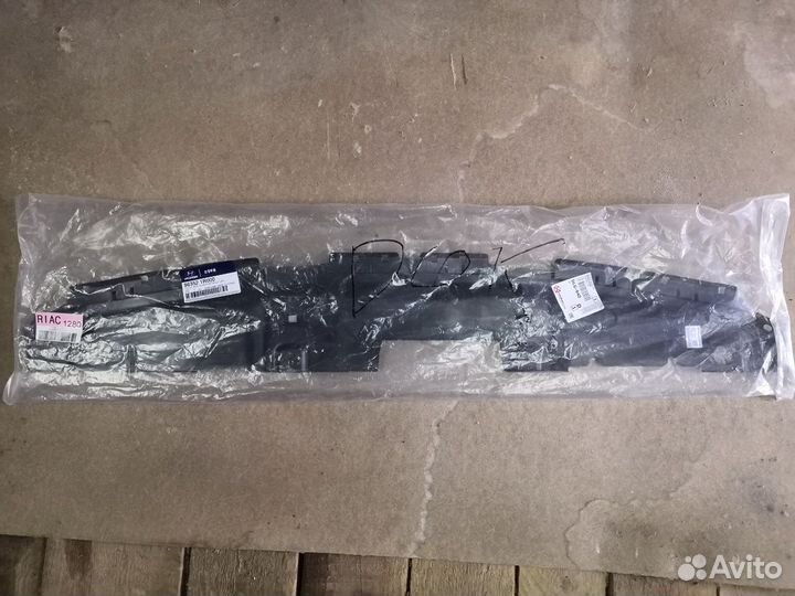 Накладка переднего бампера верхняя