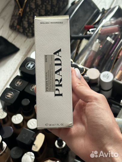 Тональный крем Prada Reveal Skin