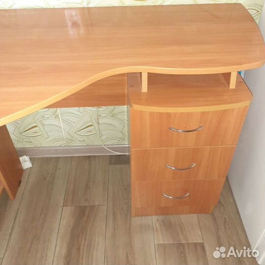 Компьютерный стол